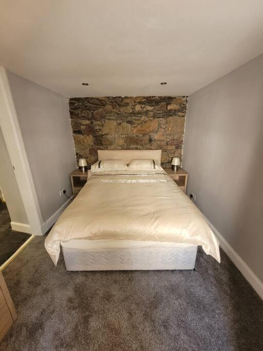 2 Kilkerran Road Apartment *