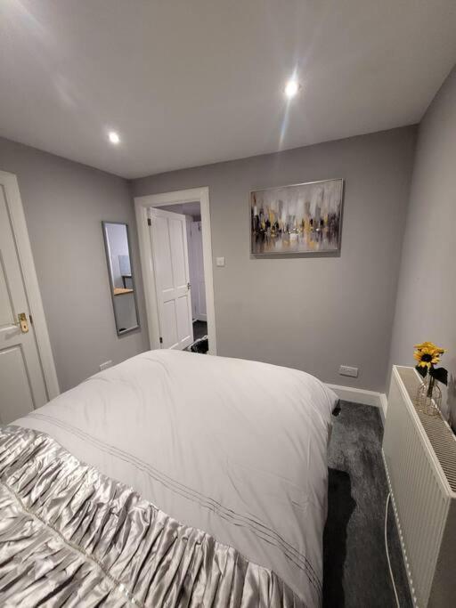 2 Kilkerran Road *